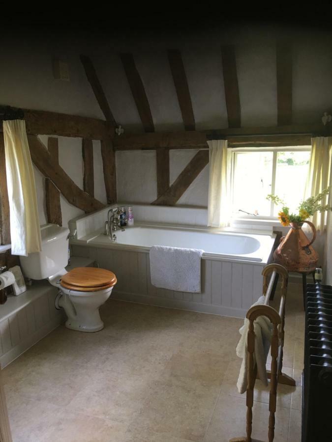 Bumble Cottage B&B Stradbroke Esterno foto